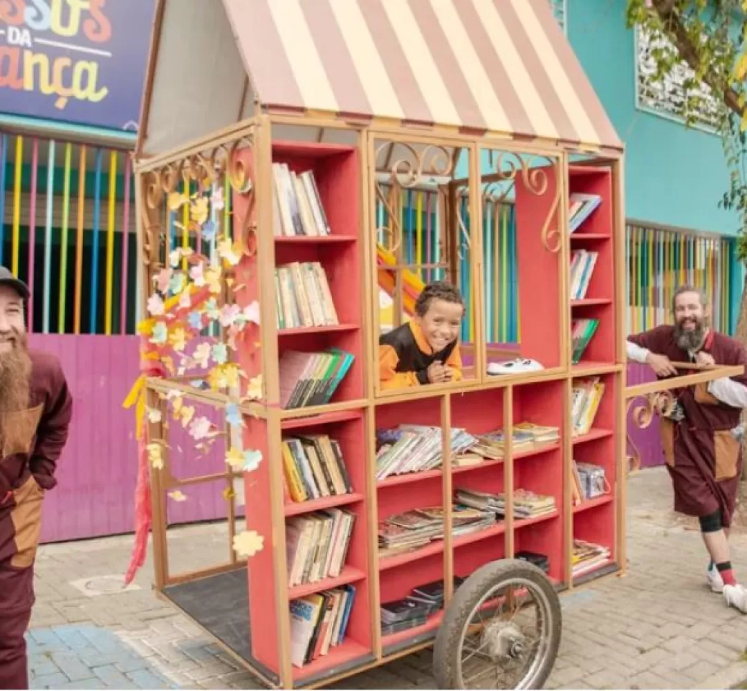 Mostra Literatura Paraná leva histórias e intervenções literárias para as periferias de Curitiba