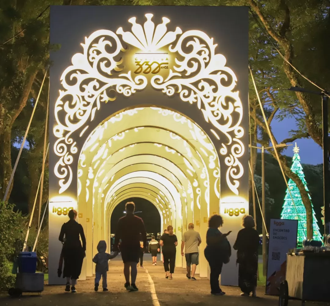 Calendário de novembro do Paraná tem shows natalinos, festas religiosas e frango na telha