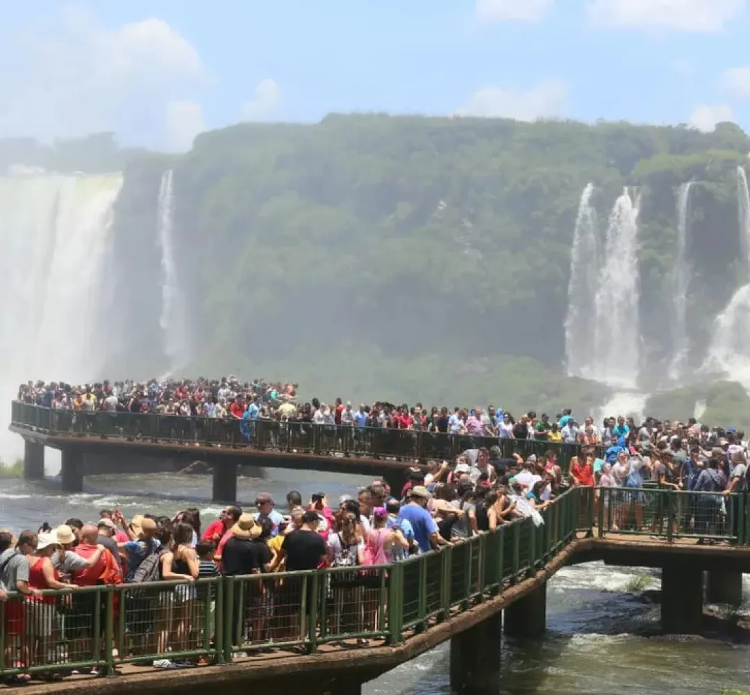 Projeto que propõe fim dos feriados divide opiniões e preocupa setor de turismo