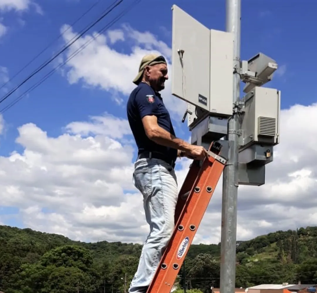Projeto propõe derrubada de lei que proíbe radares nas rodovias estaduais do Paraná