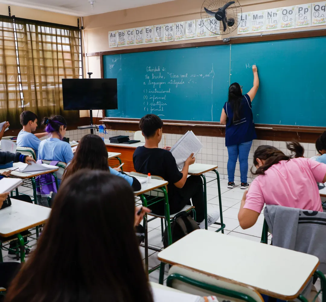 Conheça as empresas que foram credenciadas no projeto que privatiza a educação do Paraná