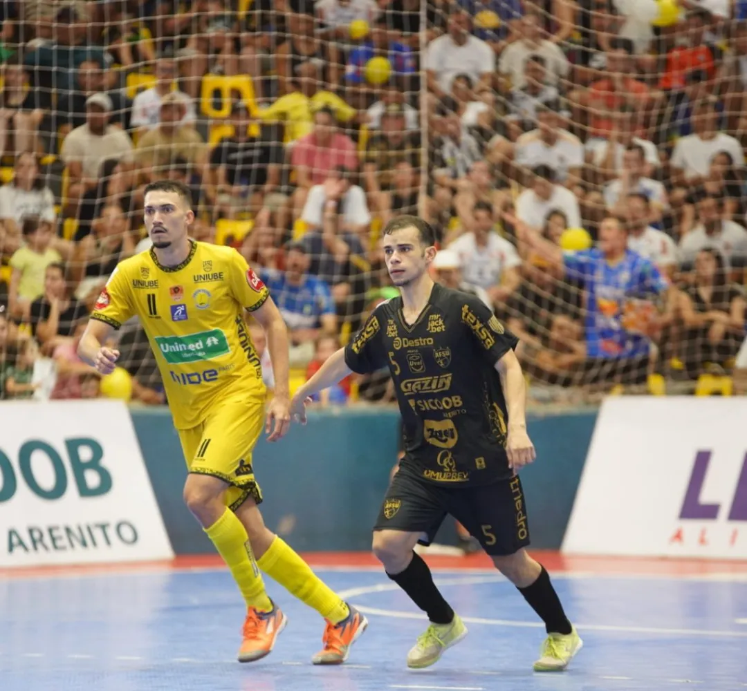 Umuarama e Marreco decidem o segundo finalista da Série Ouro