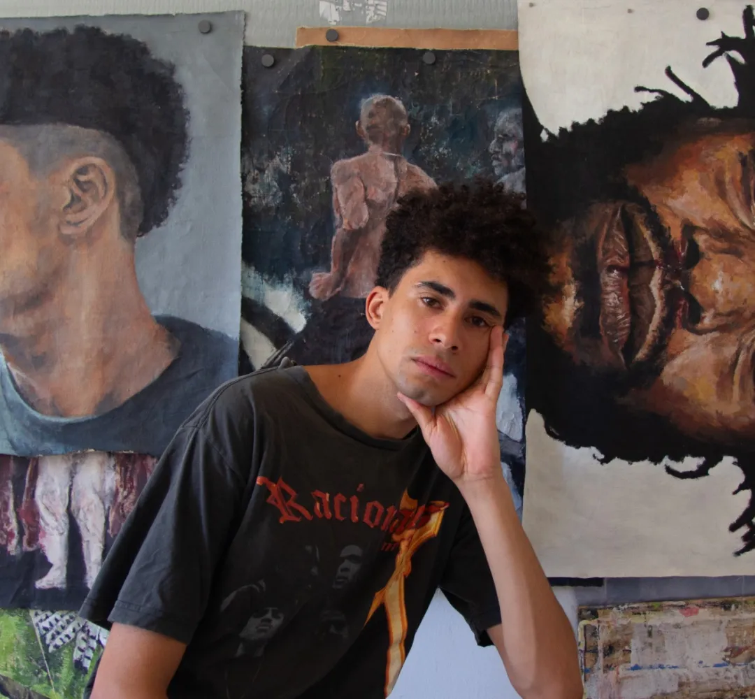 Caixa Cultural Curitiba traz exposição de pintura a óleo em materiais descartados