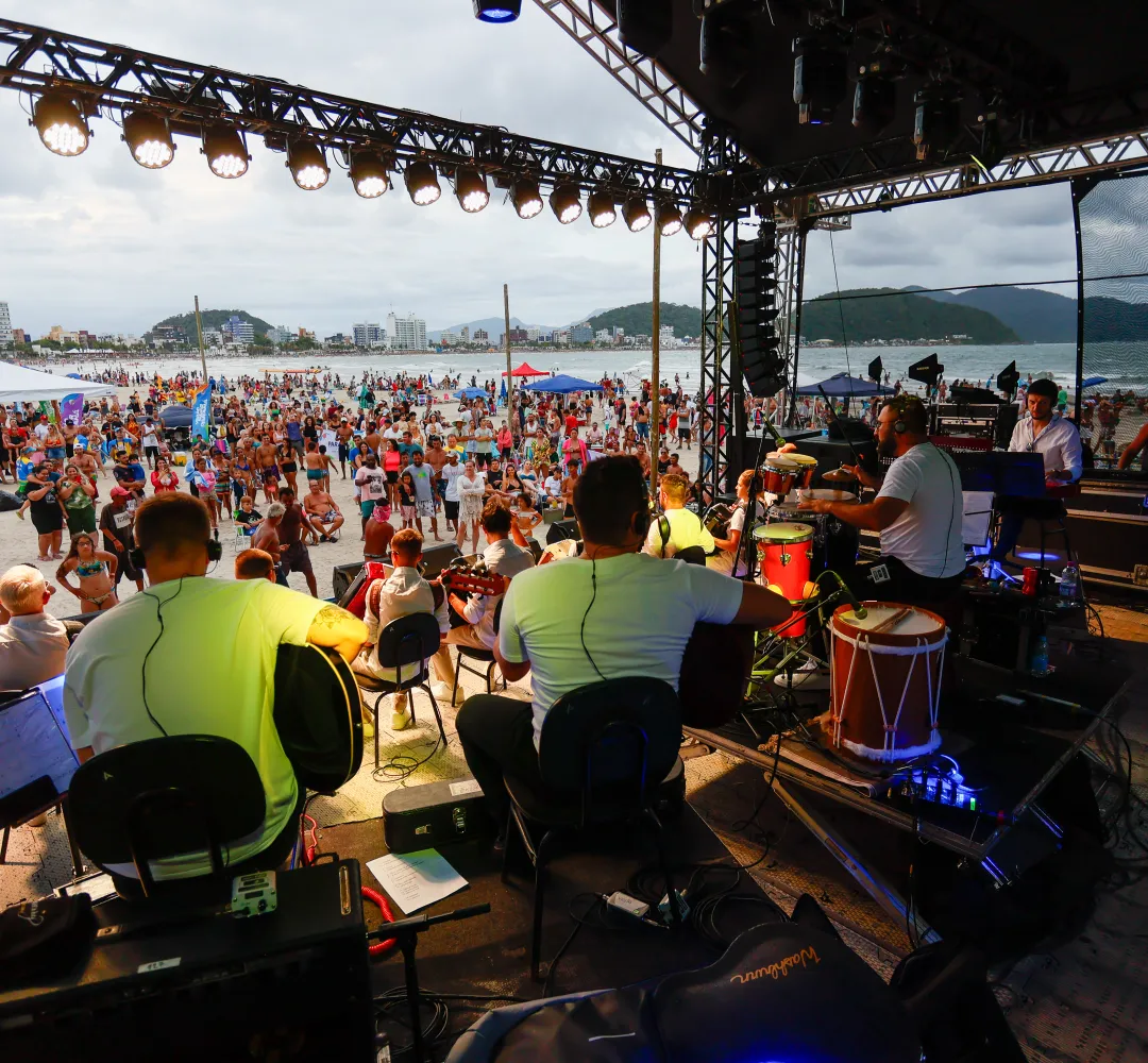 Cultura lança edital para artistas paranaenses se apresentarem no Verão Maior Paraná