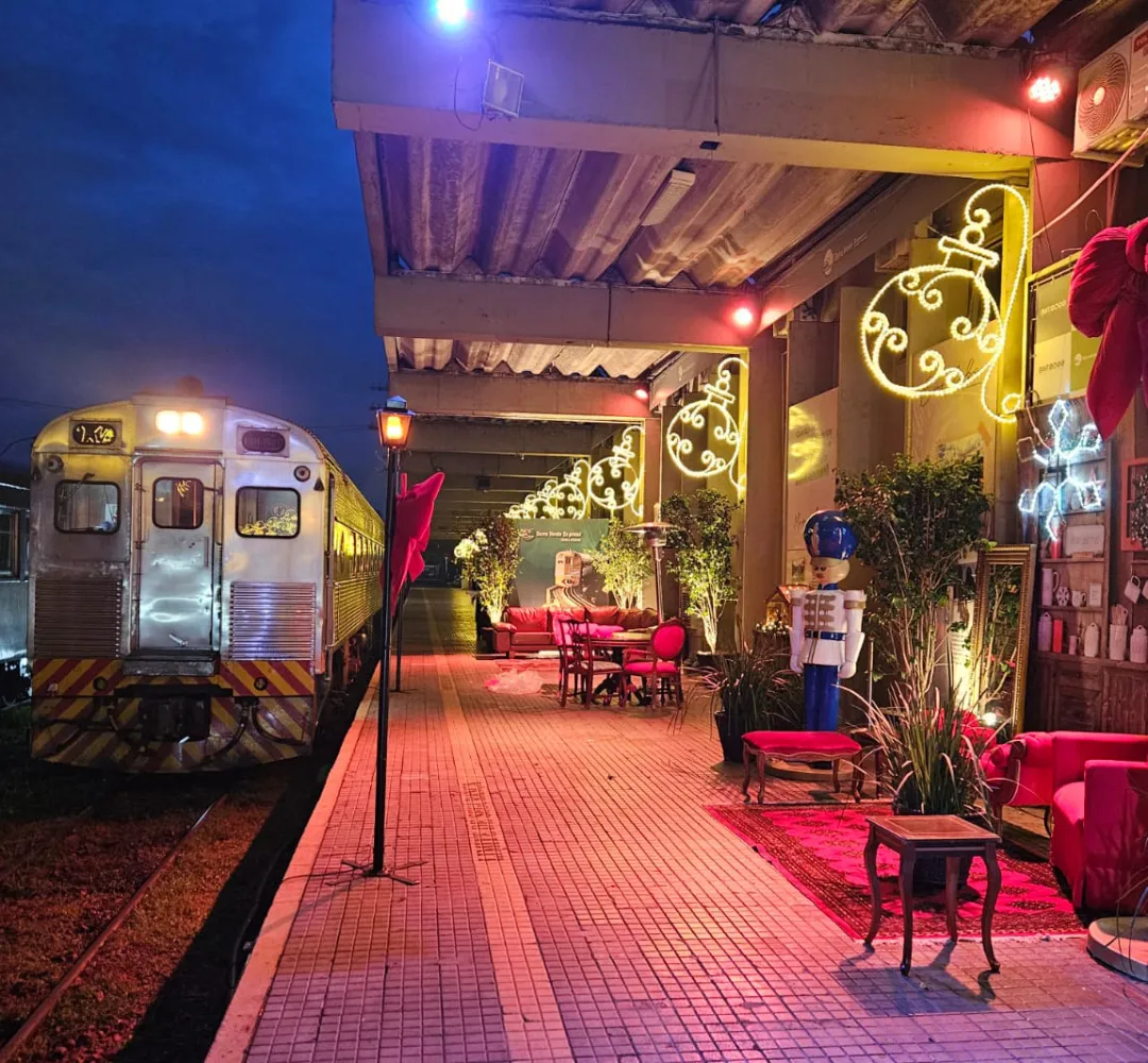 Trem que desce a Serra do Mar vai levar turistas e moradores a passeios natalinos em dezembro