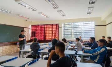 Governo descumpre a lei e não aplica verbas da educação para o Ensino Médio