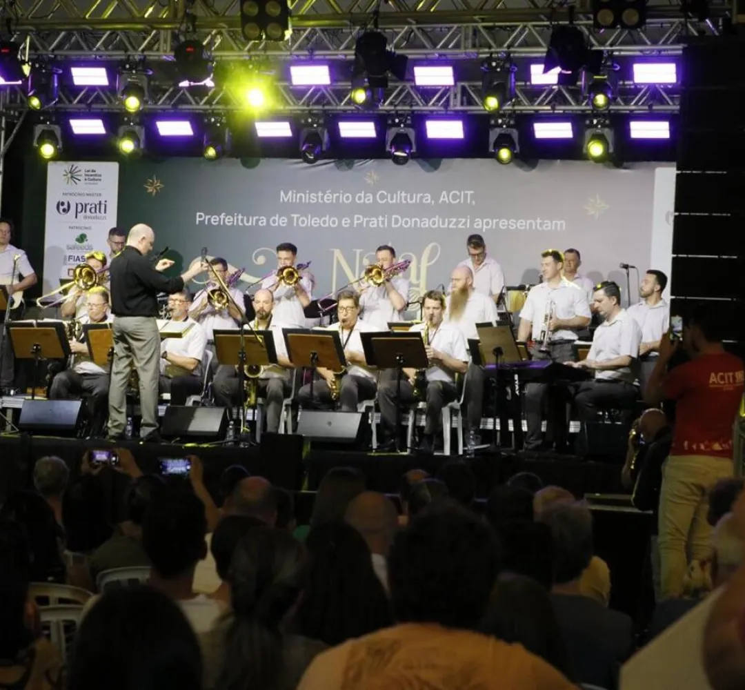 Apresentação e passagem de caravana realçam o Natal Encantado em Toledo