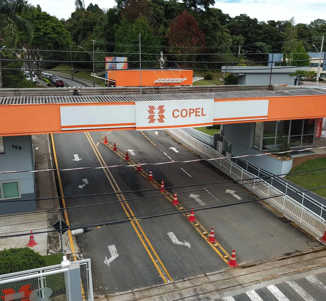 Trabalhadores da Sanepar e da Copel enfrentam desafios em negociações e reorganizações internas