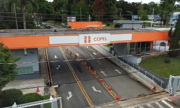 Trabalhadores da Sanepar e da Copel enfrentam desafios em negociações e reorganizações internas