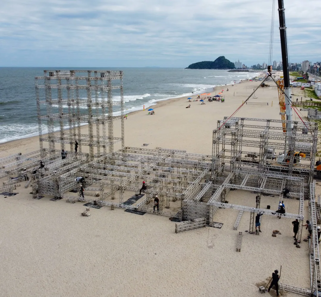 Programações de Ano-Novo encerram 2024 e movimentam o turismo do Paraná