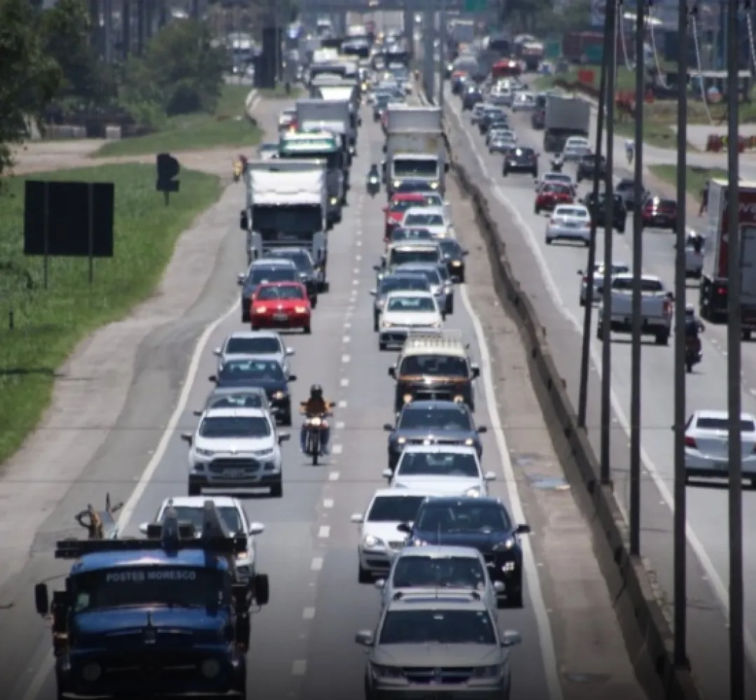 Tá difícil descer pra BC: BR-101 enfrenta longos congestionamentos e risco de colapso no trânsito