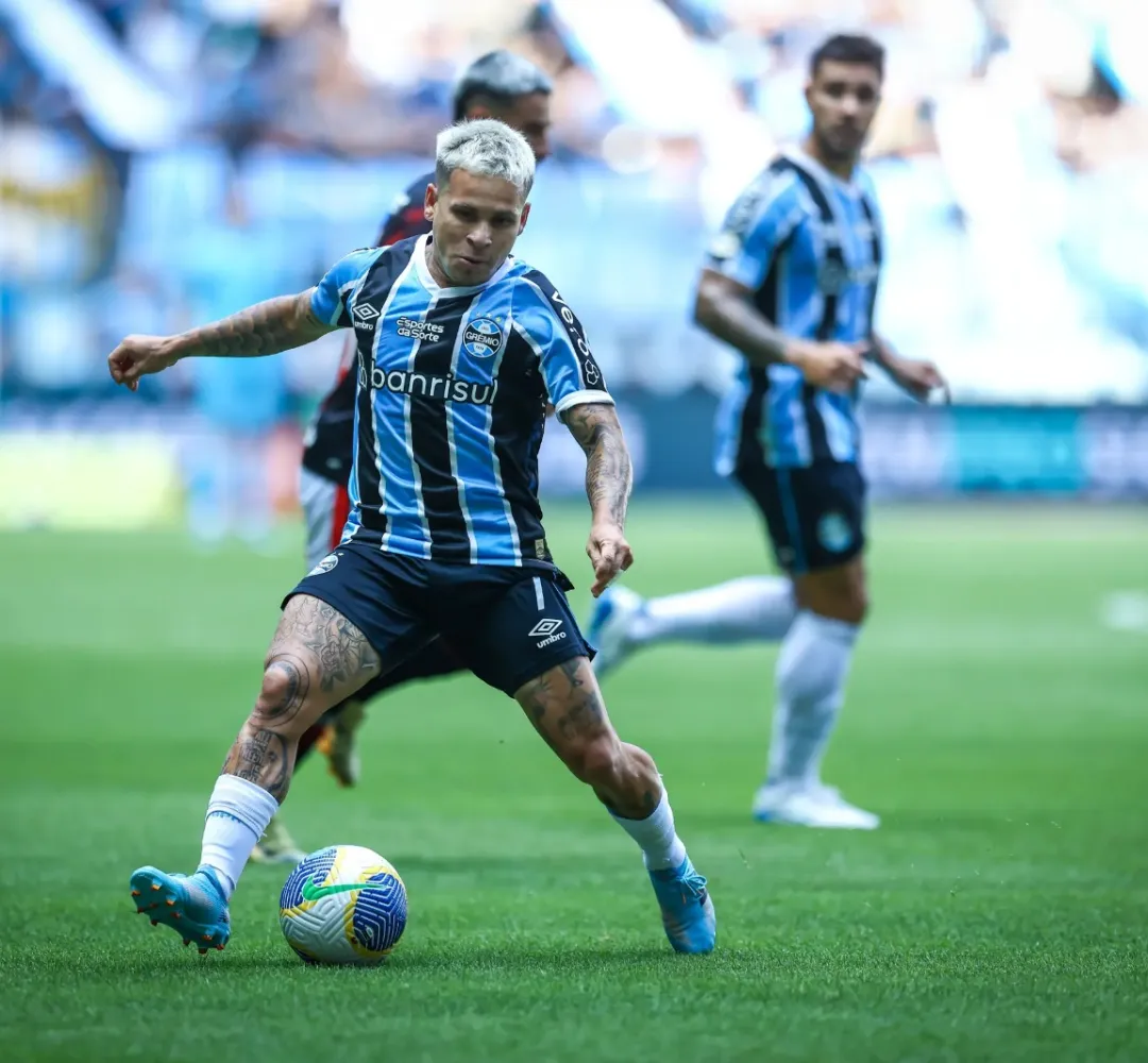 Venezuelano Soteldo está de volta ao Santos