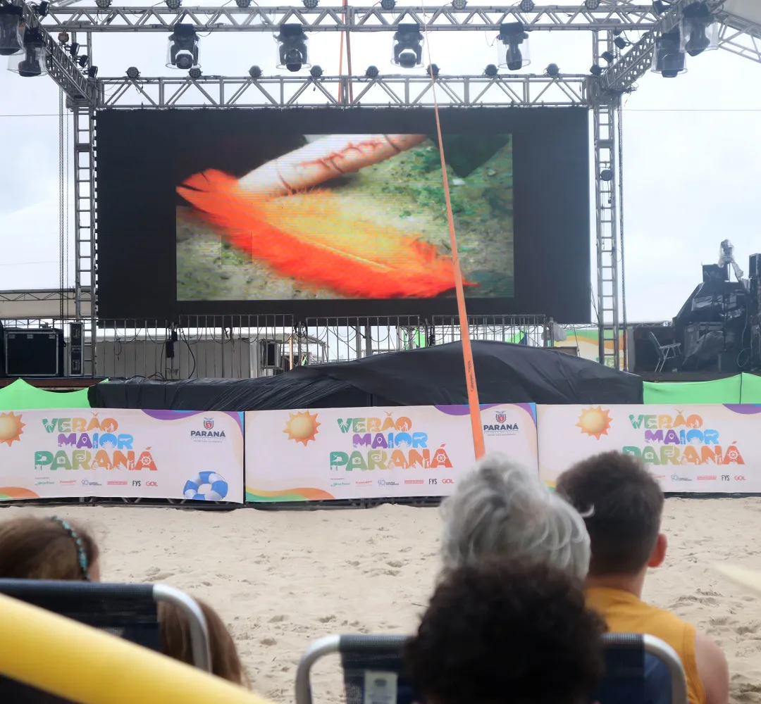 Cinema na Praia garante diversão e educação ambiental a crianças no Verão Maior Paraná