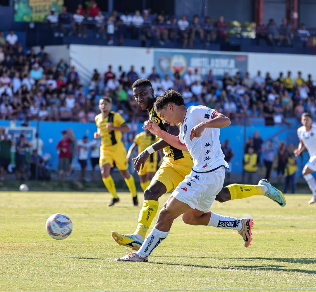 Fora de casa, Cascavel estreia com derrota para o Cianorte