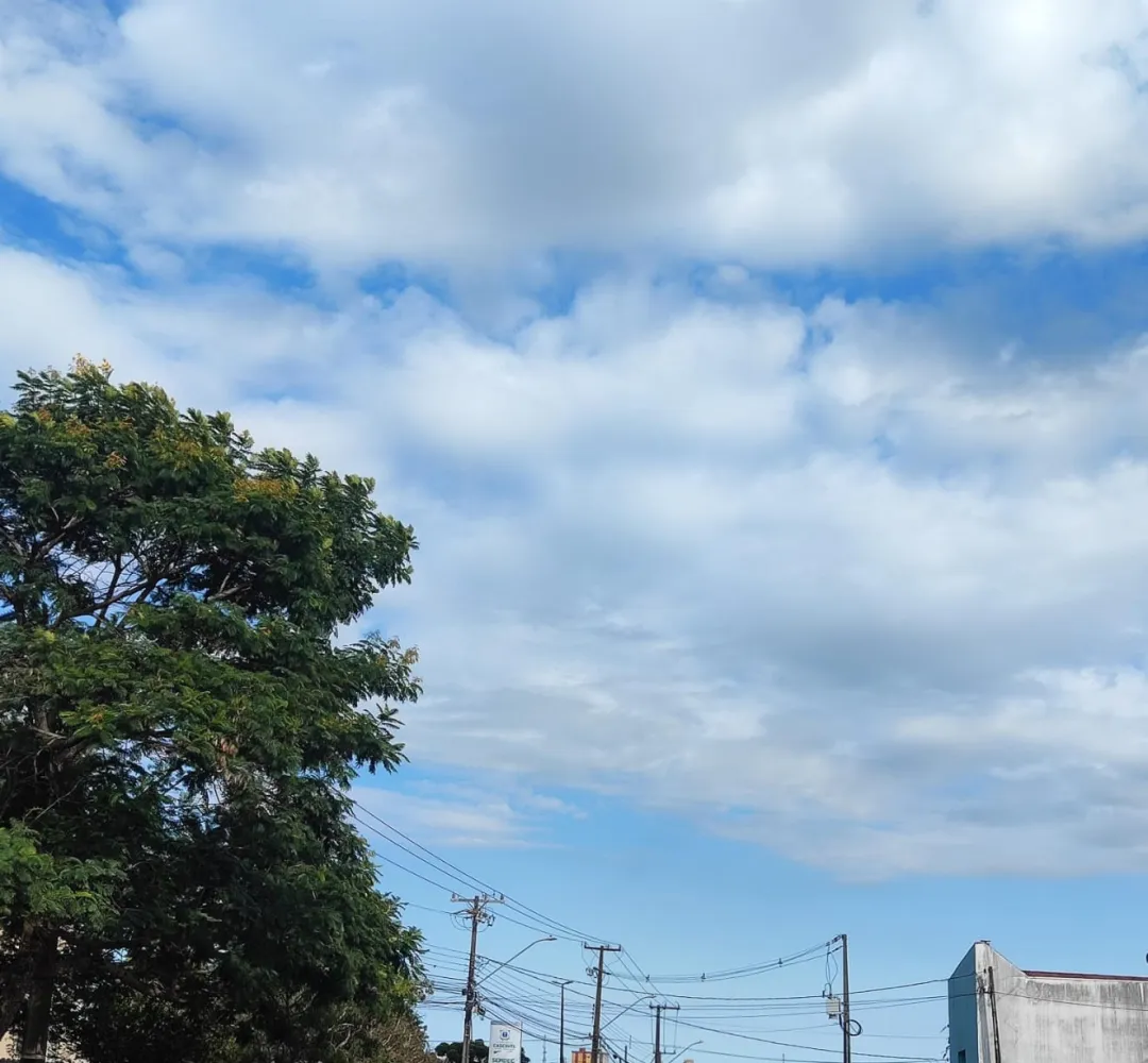 Temperaturas altas e chance de chuva marcam a quinta-feira (16) em Cascavel