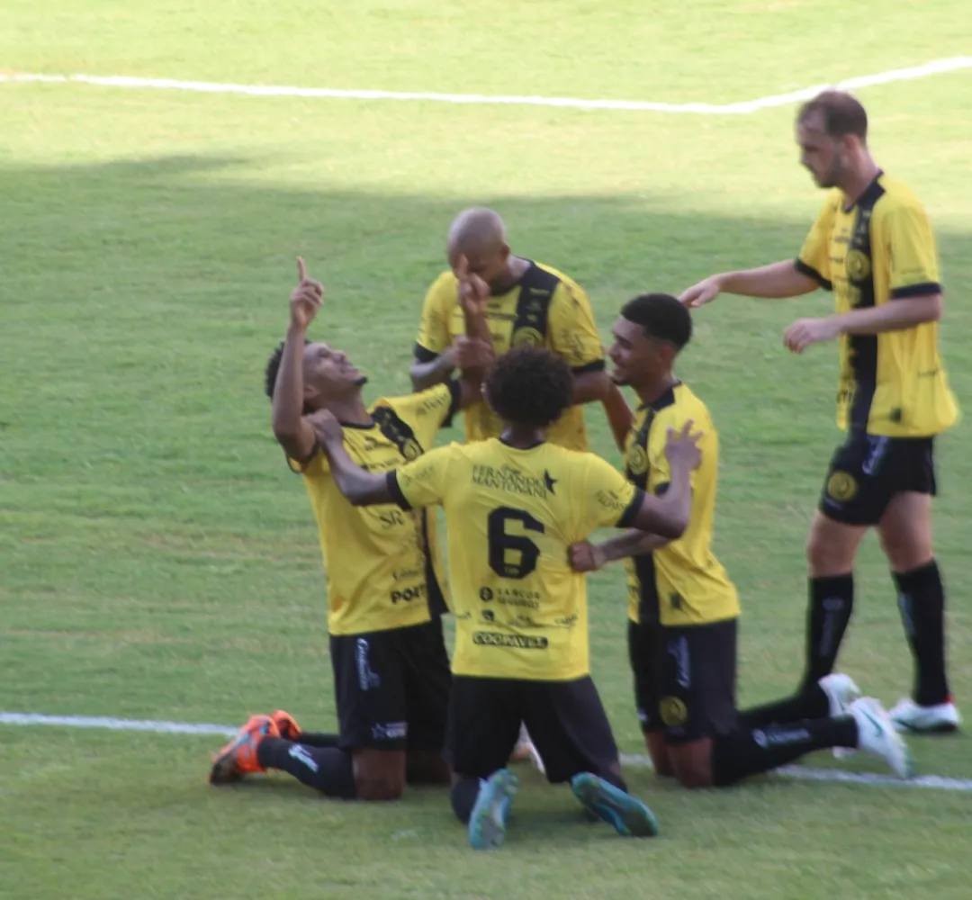 A primeira vitória de Silvinho Canuto no Cascavel