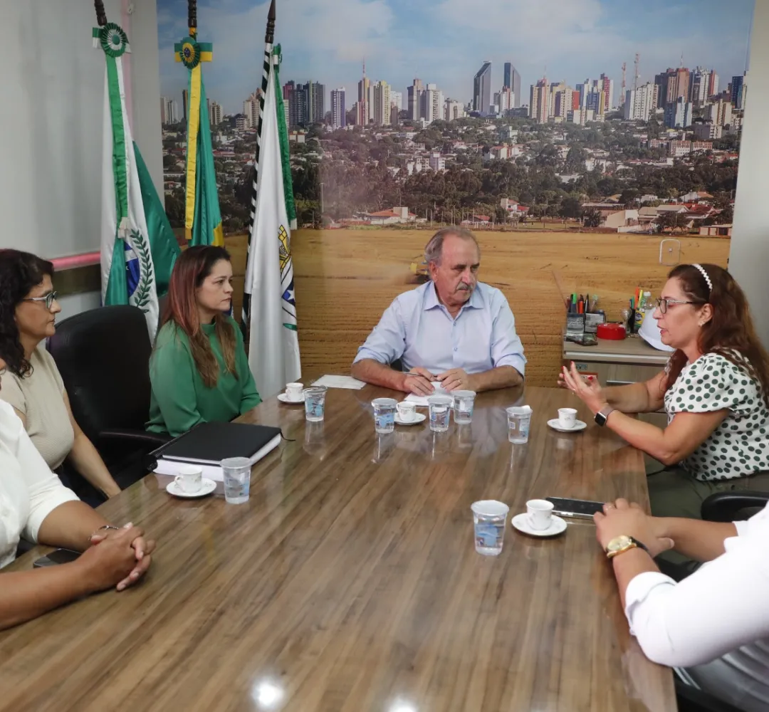 Prefeito de Cascavel avança em plano para criar Secretaria da Mulher em 2025