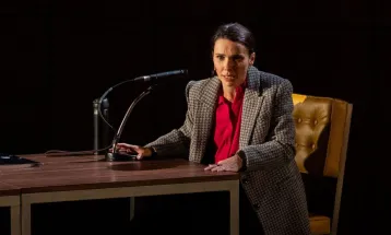 Festival de Curitiba confirma espetáculos com Débora Falabella e Gregório Duvivier