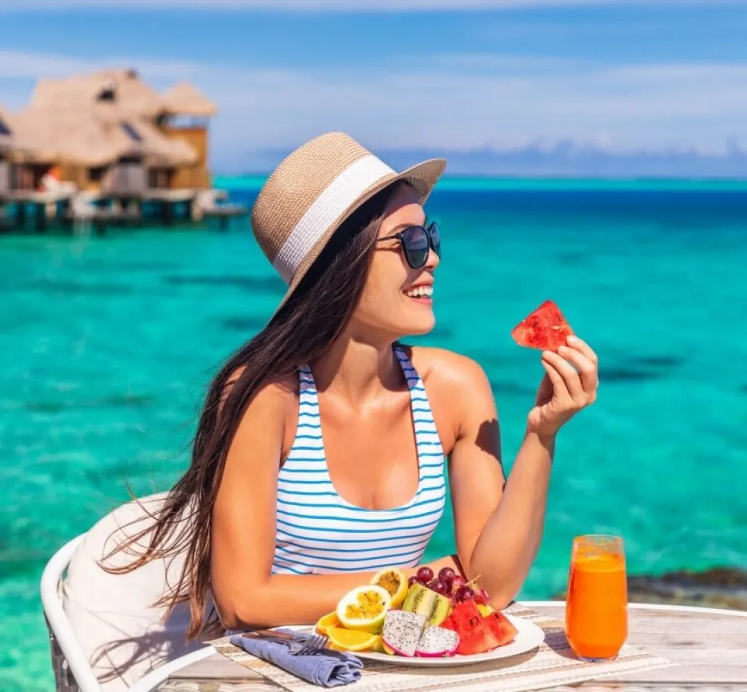 Alimentação leve e refrescante: como manter o equilíbrio nos dias quentes