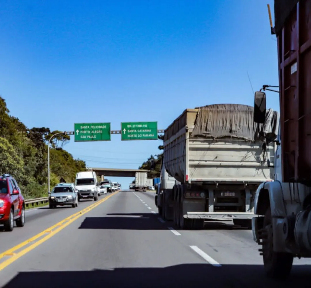 Rodovias federais do Paraná têm tráfego normal neste domingo