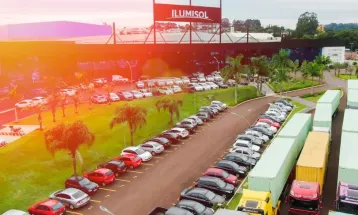Após ser acionada na justiça, Ilumisol quita dívida milionária com empresa de painéis elétricos
