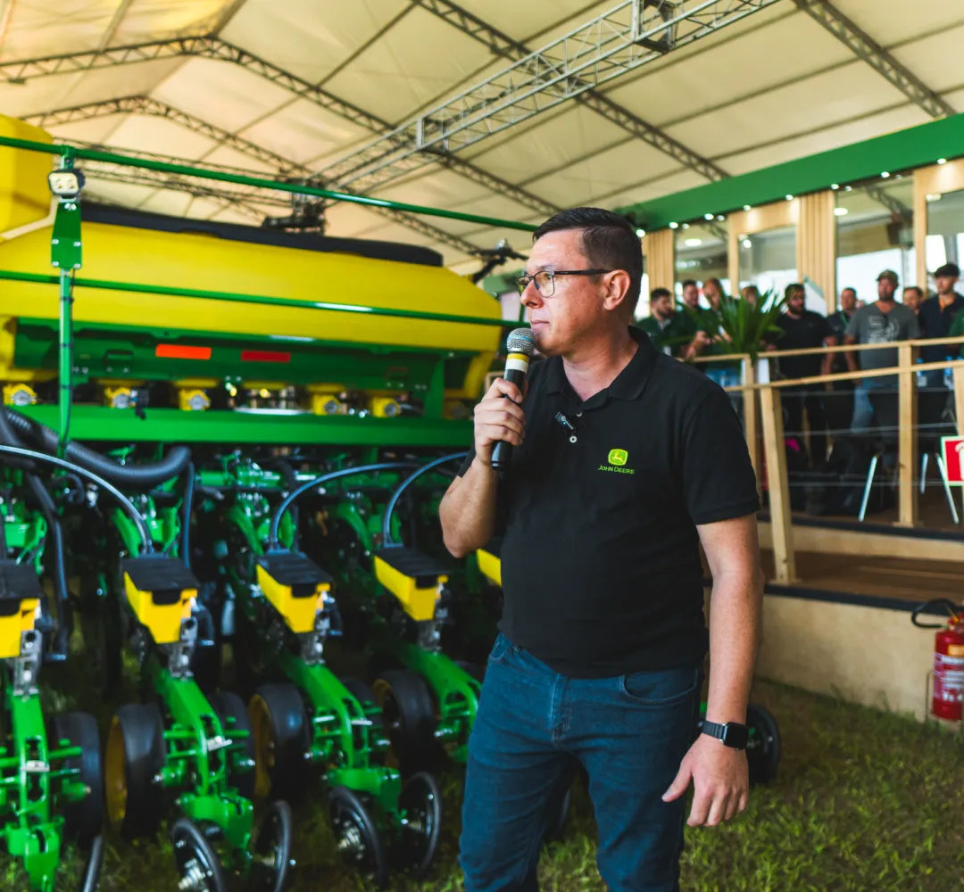 John Deere lança série de plantadeiras PL1200 e Carreta Graneleira 