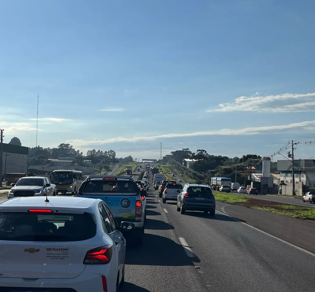 Movimento intenso na BR-277 em Cascavel devido ao Show Rural