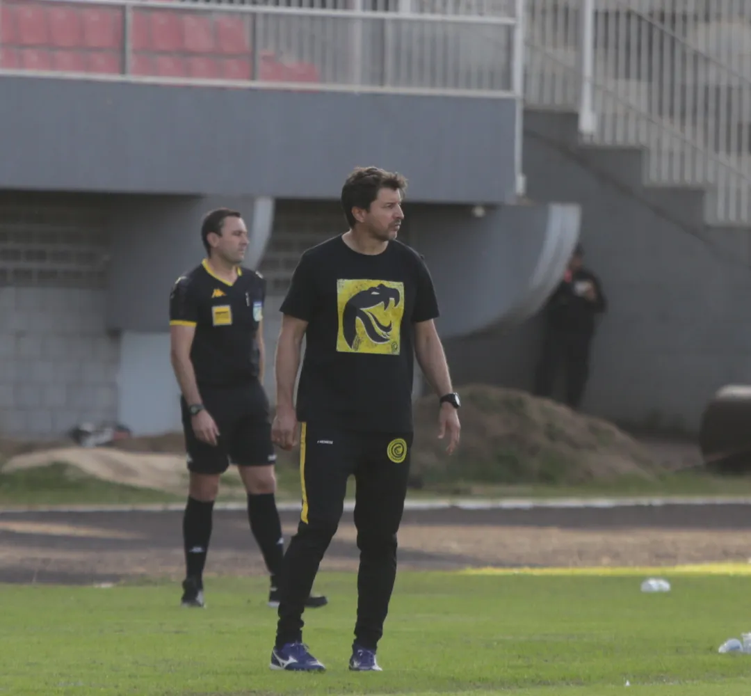 Tcheco deve ser anunciado como técnico do Cascavel