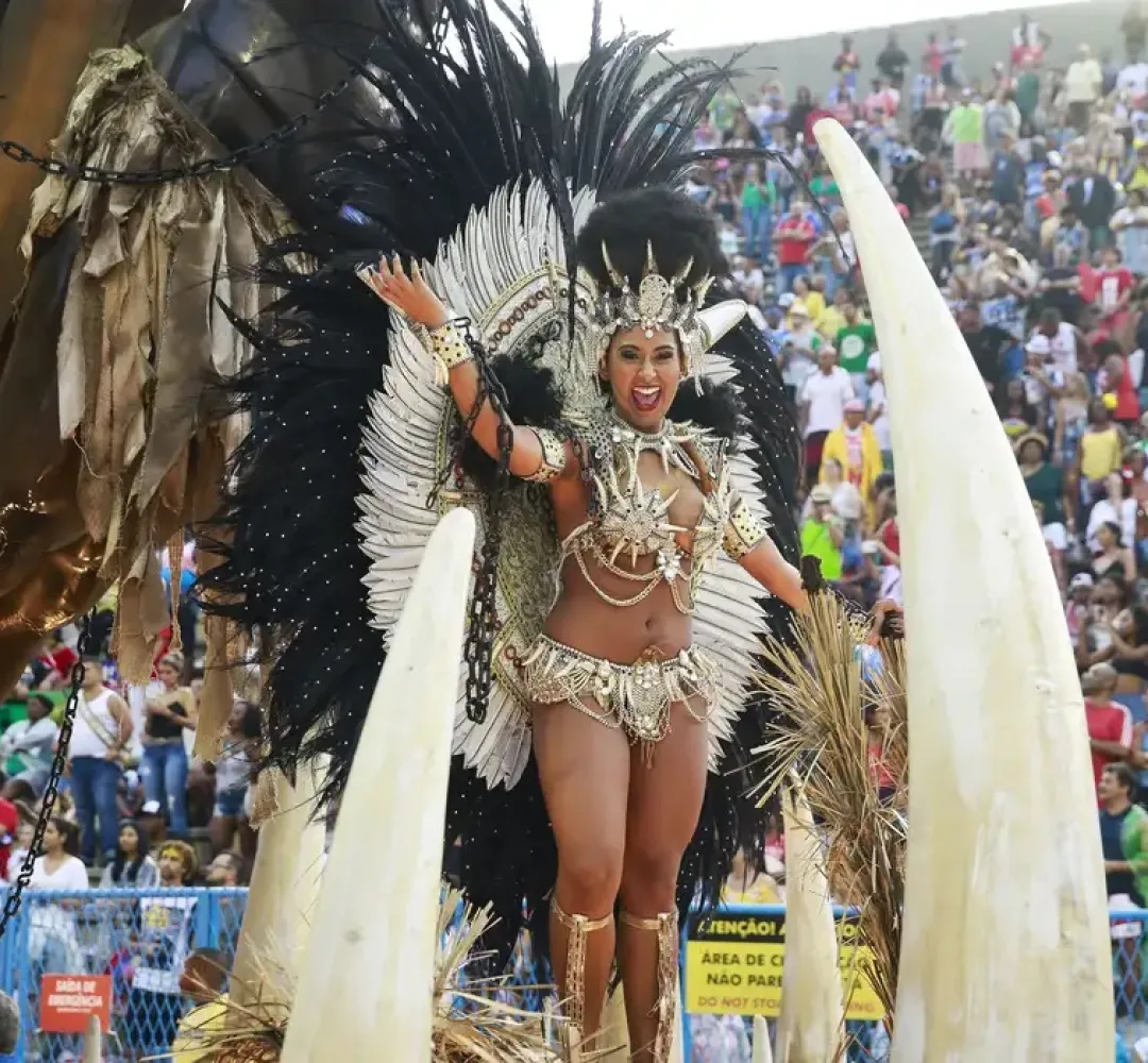 Desfile na Sapucaí terá mais quatro escolas nesta segunda-feira