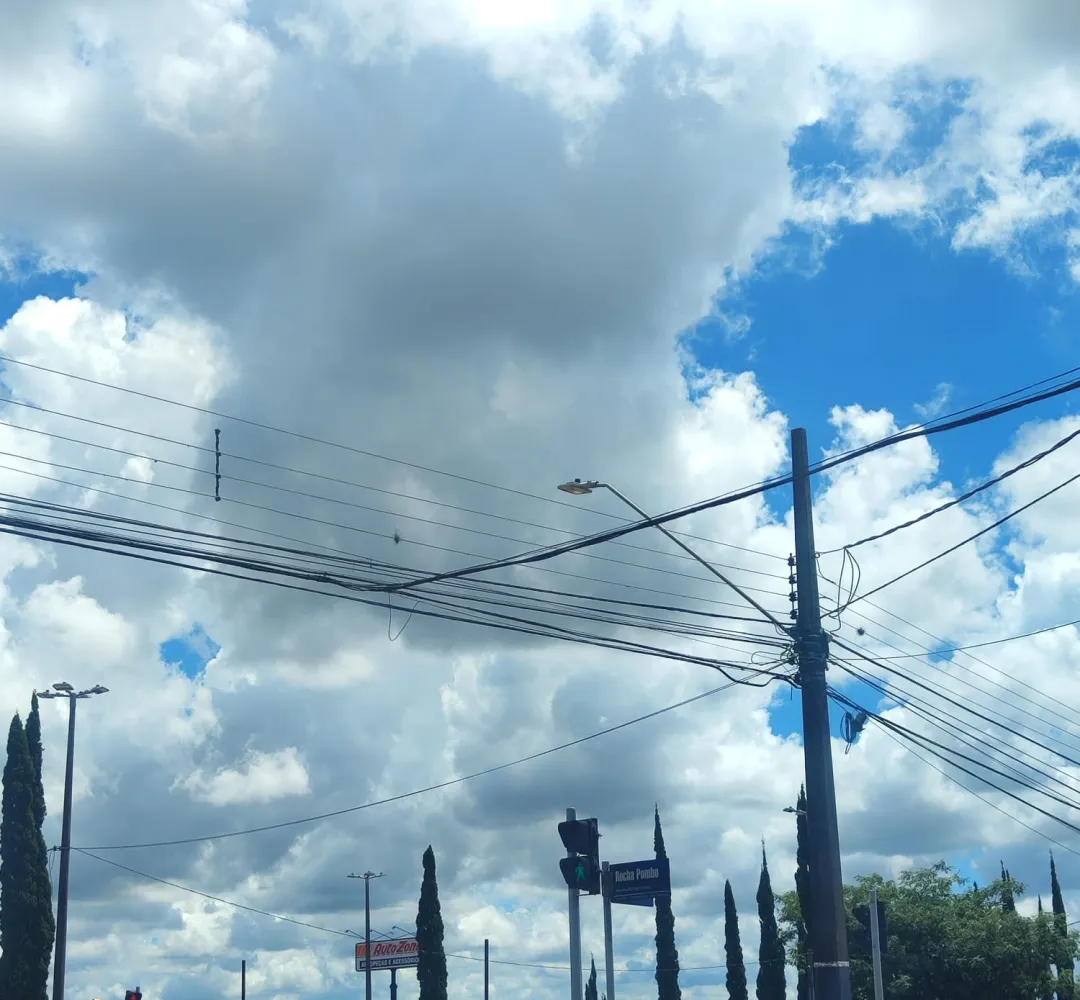 Cascavel enfrenta mais um dia de calor intenso, sem previsão de chuva