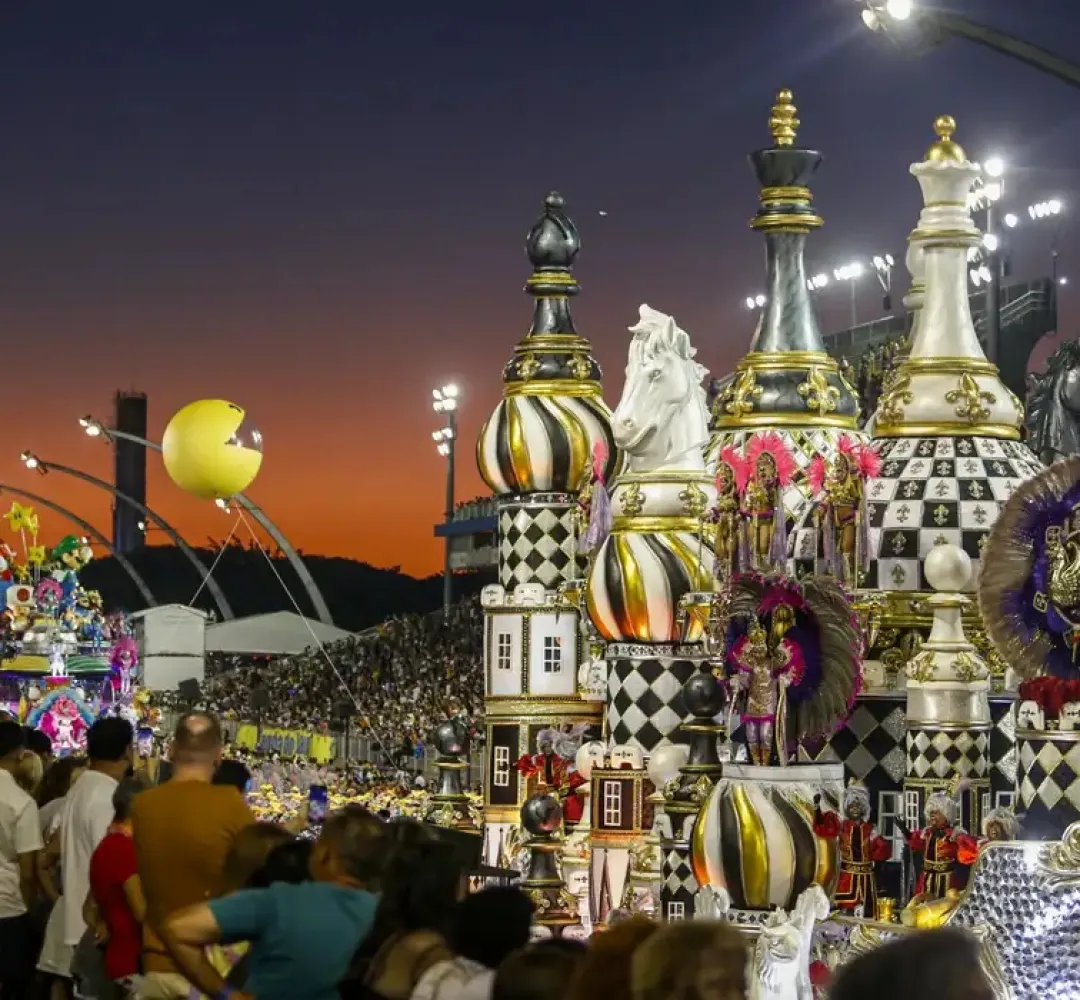 Rosas de Ouro é campeã do carnaval das escolas de samba de São Paulo
