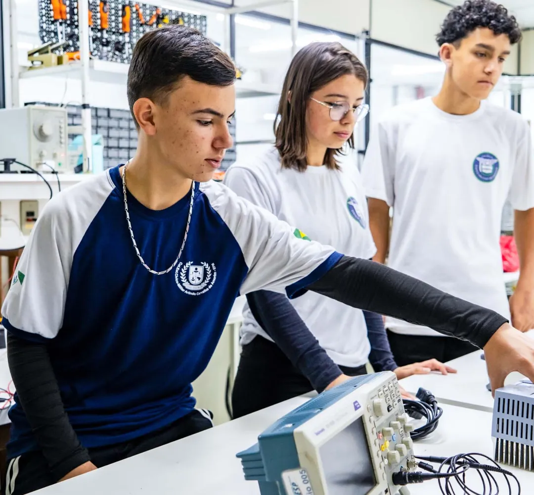 Novo recorde: rede estadual tem 50 mil novos alunos na Educação Profissional em 2025