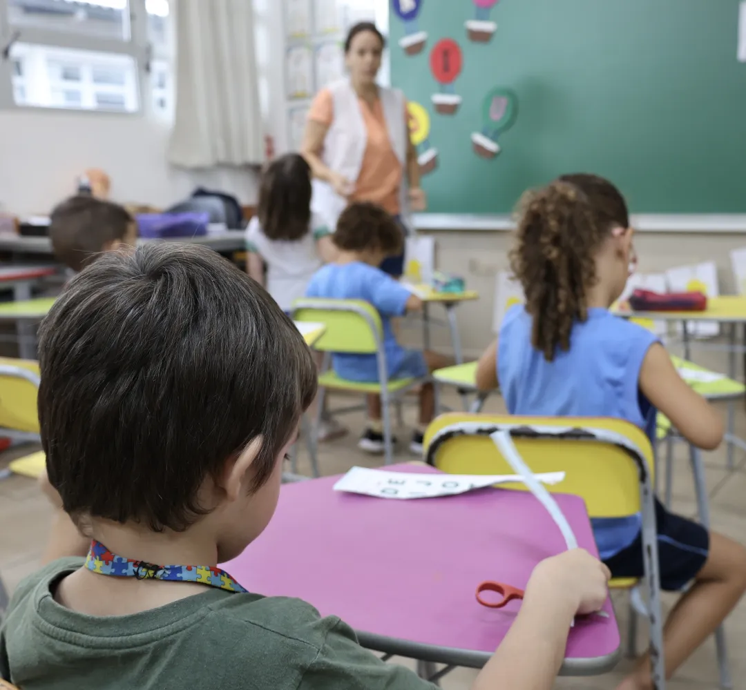 Convocação de 64 profissionais não supre déficit na Educação municipal, afirma Siprovel