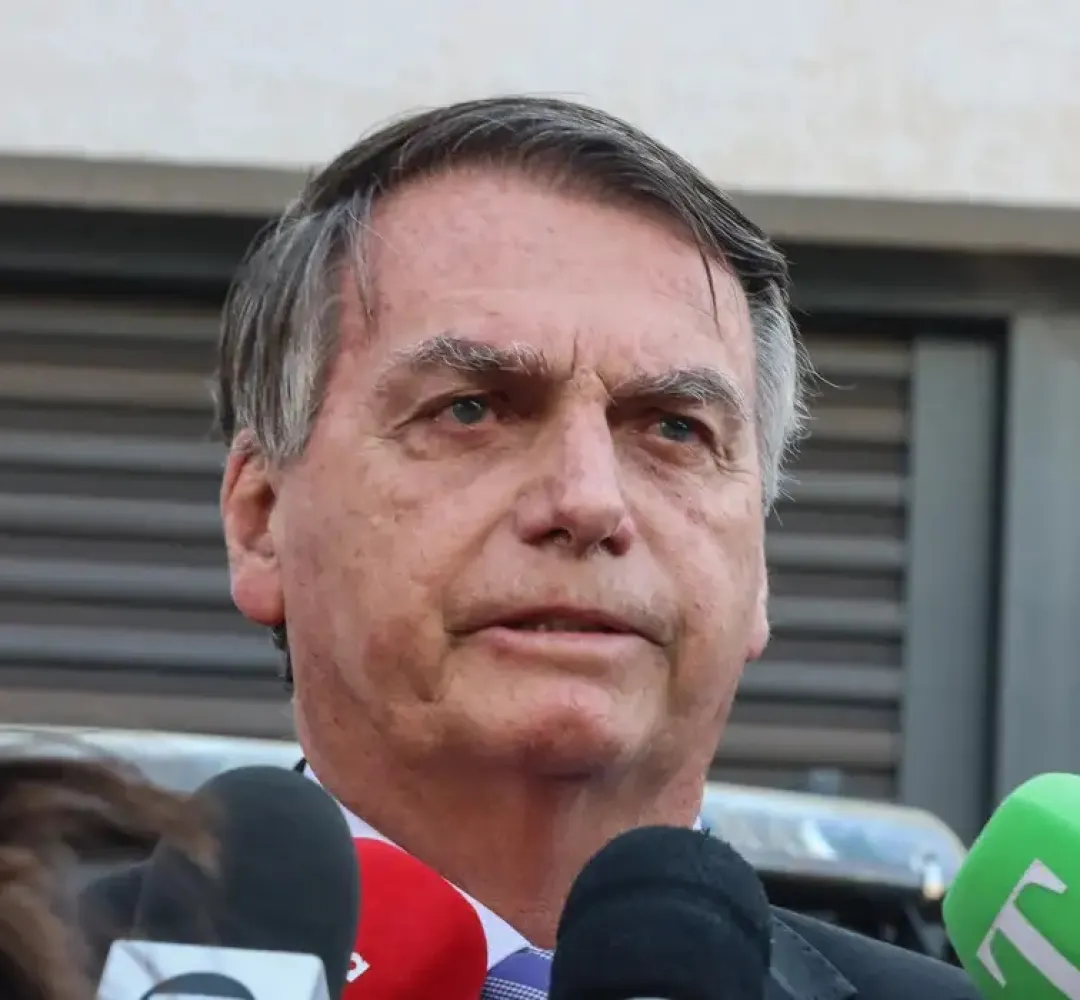 Bolsonaro pede anulação da delação de Cid e afastamento de Moraes
