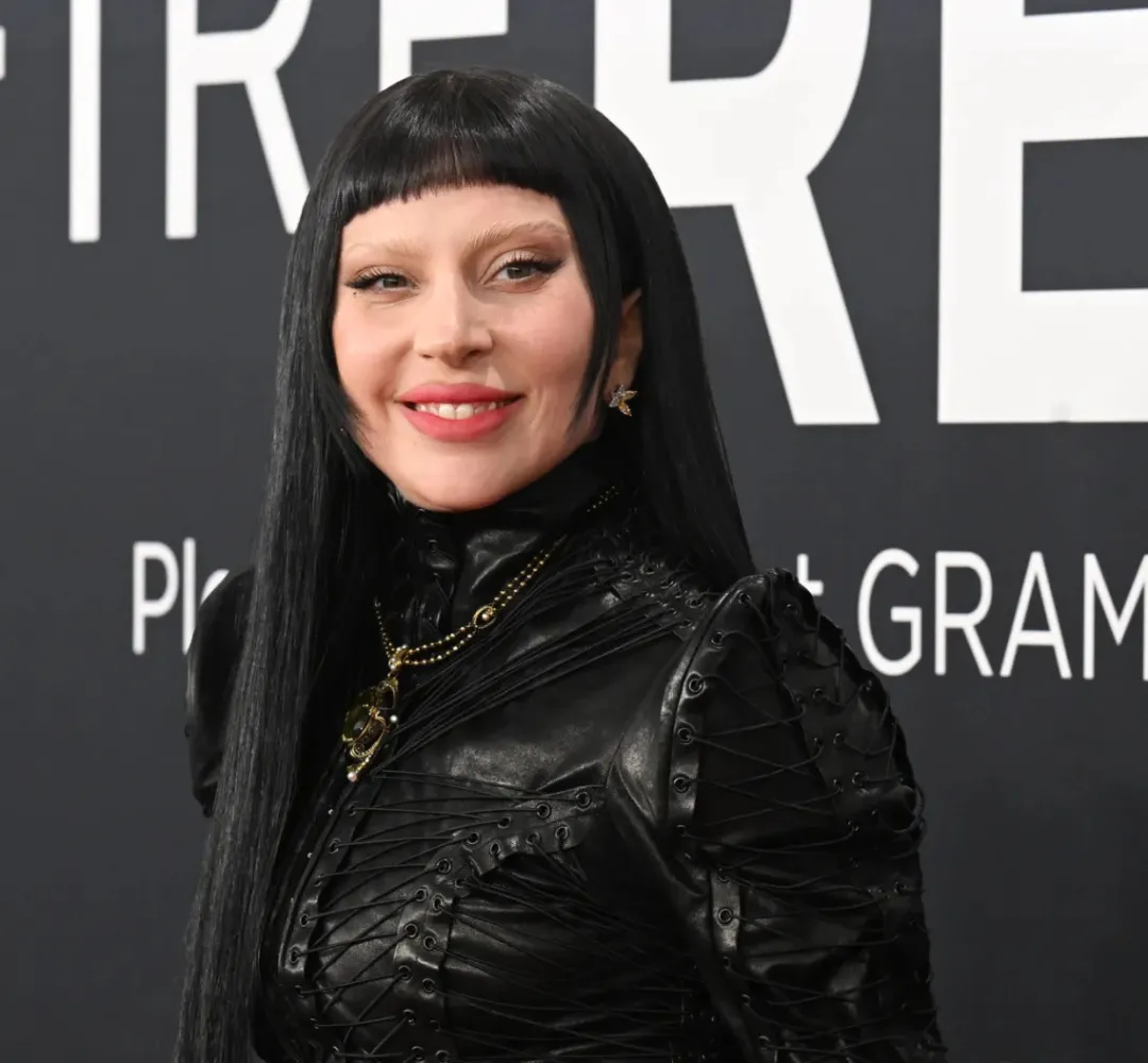 Lady Gaga retorna ao Pop Farofa com "Mayhem"
