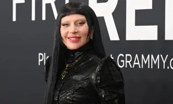 Lady Gaga retorna ao Pop Farofa com "Mayhem"