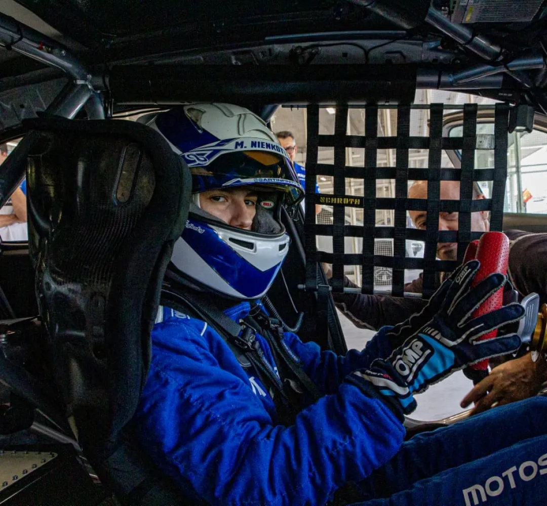 Brasil tem pela primeira vez três mulheres no automobilismo internacional