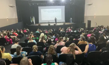 Professores de Corbélia participam de formação sobre tecnologia, saúde mental e educação especial