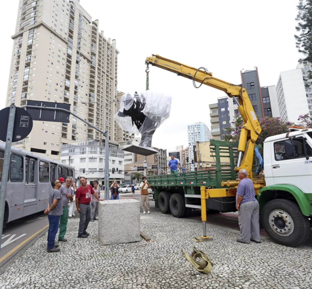Escultura restaurada de Fernando Calderari