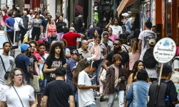 Renda de pessoas negras equivale a 58% da de brancas, mostra estudo