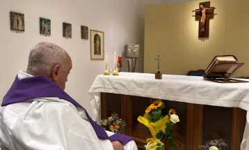 Papa Francisco deixa o hospital após quase 40 dias internado