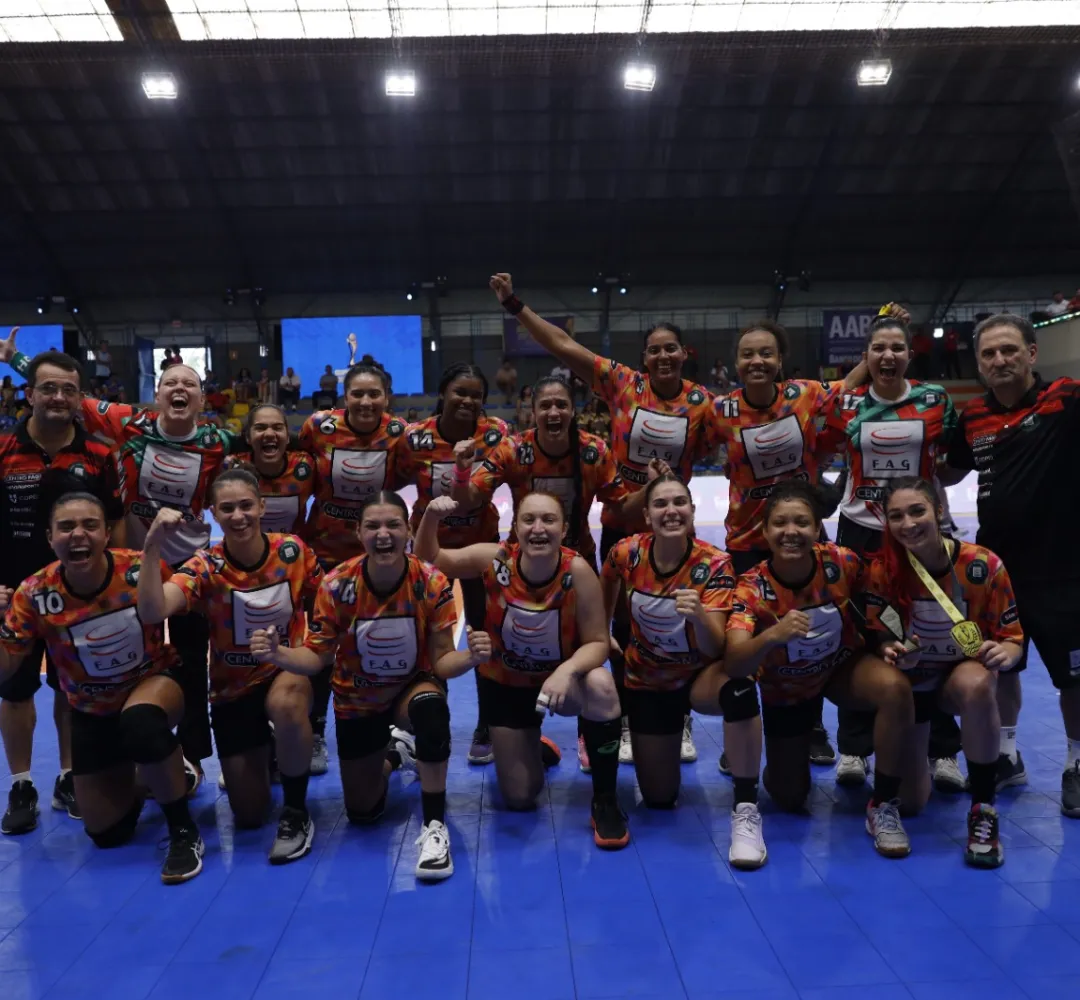 As meninas buscam vaga na final