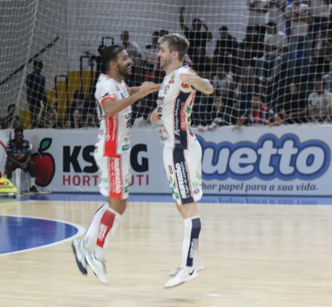Vini comemora com Scheffer
