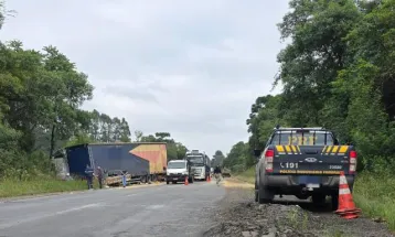 Tragédia na BR-476: Acidente envolvendo três caminhões deixa quarto mortos 