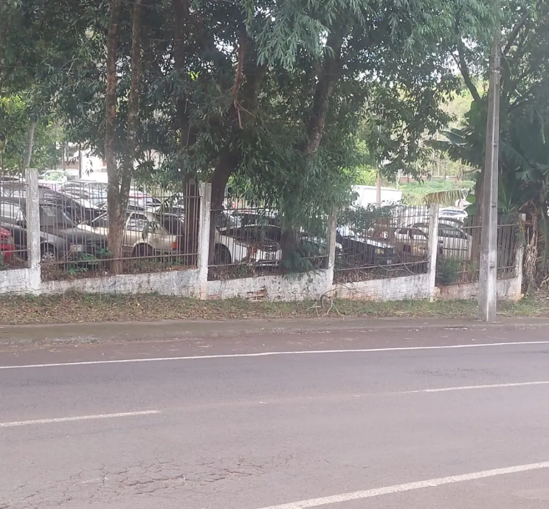 Espaço é usado como depósito