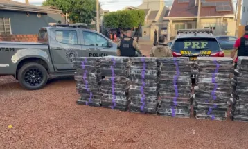 PRF e PM descobrem depósito de maconha em lava car