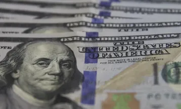 Dólar oscila pouco e fecha perto da estabilidade sob tensão entre EUA e Irã