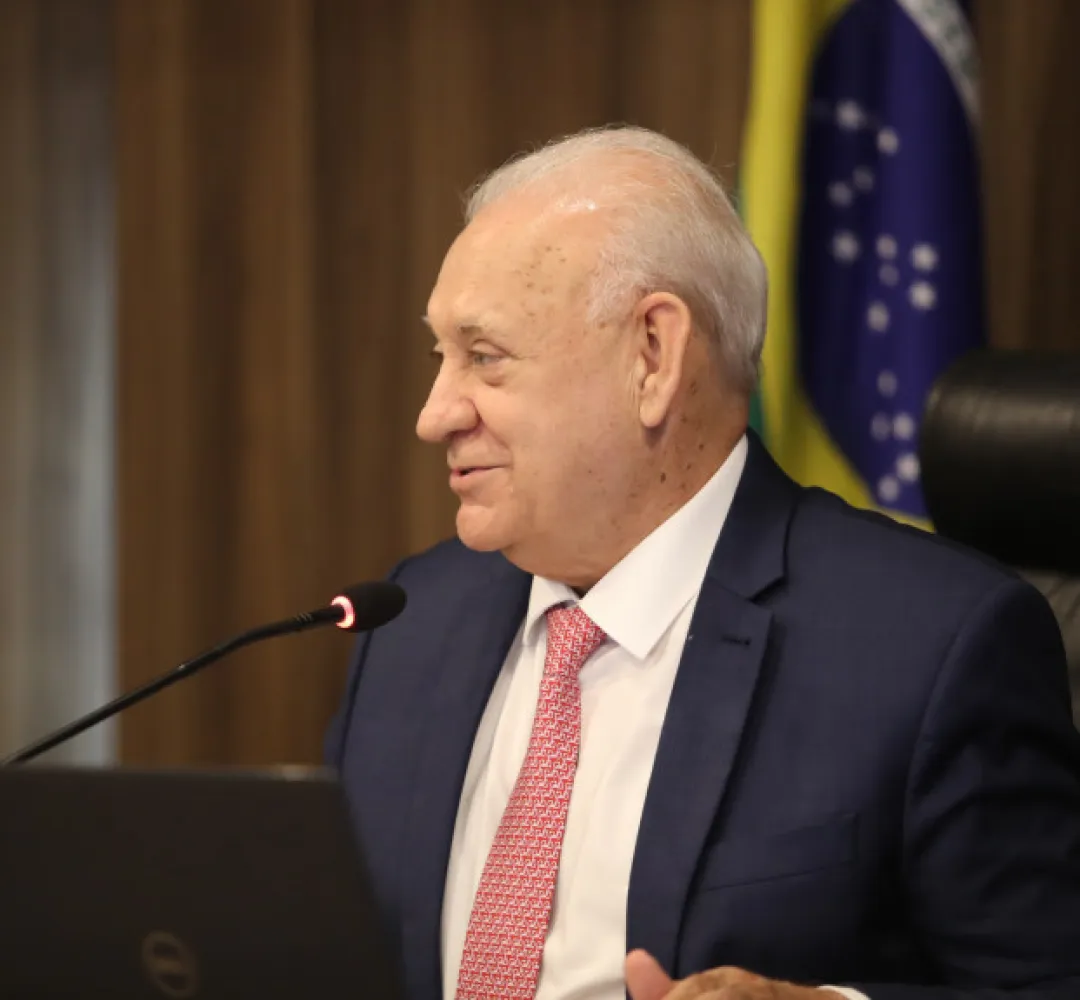 Sessão foi comandada por Ademar Traiano