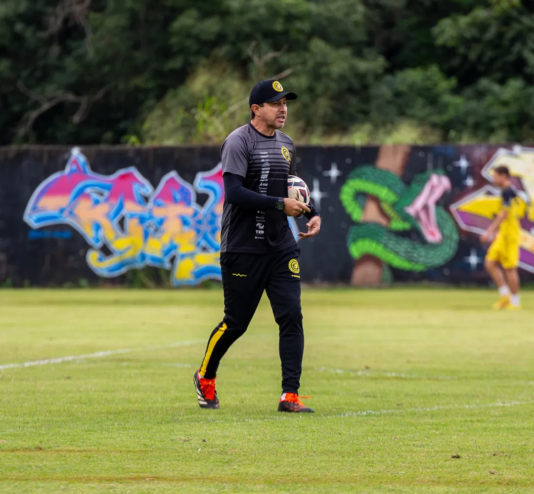 Tcheco é o comandante do Cascavel