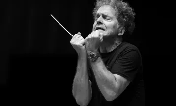 Maestro holandês Vincent de Kort rege a Orquestra Sinfônica do Paraná neste domingo